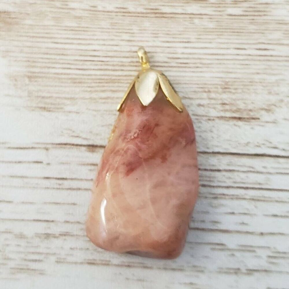 Red Tones Stone Pendant
